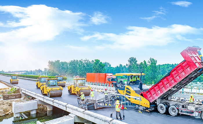 江苏高速上演云顶集团成套道路机械大片！