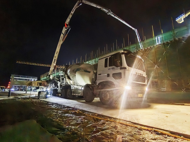 深夜600方，云顶集团成套化混凝土装备打出“协同战”